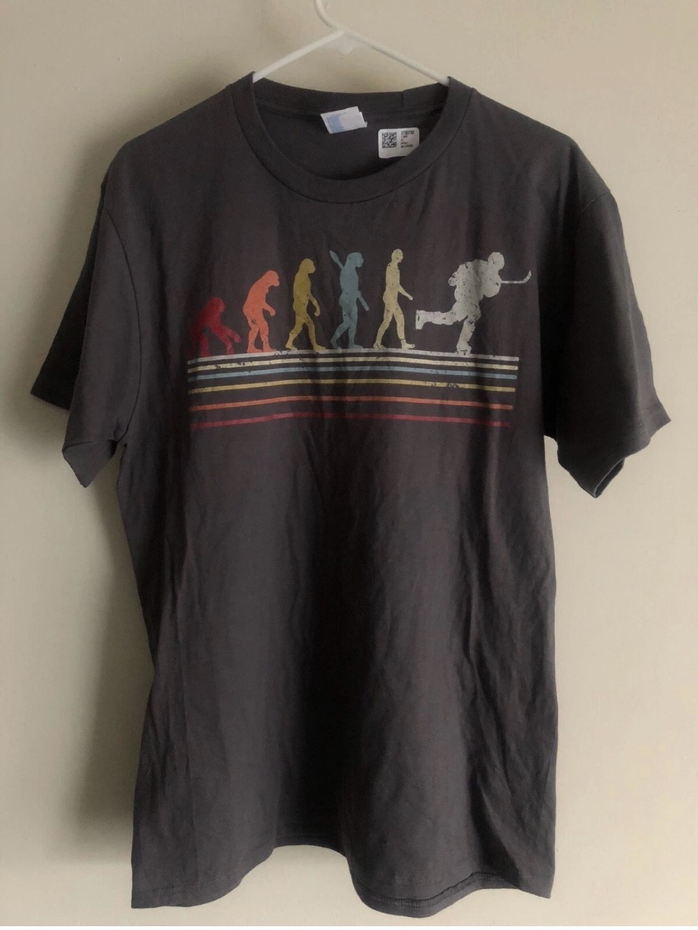 Evolution Hockey Mens graphic t-shirt Retro Vintage Vibe Size Medium